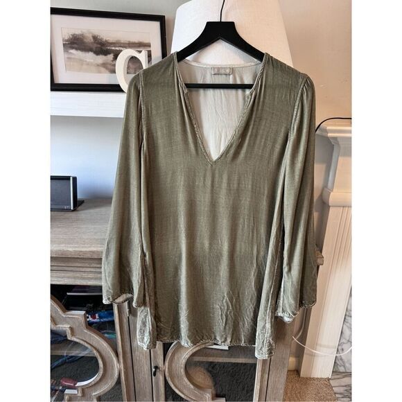 CP Shades NWOT Long Sleeve Velvet Mini Dress in Green Size Small - Picture 1 of 10